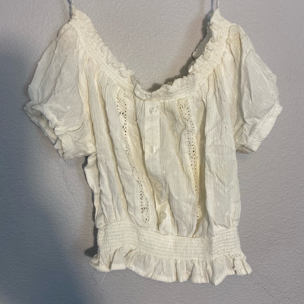 Cute off the shoulder top (sold individually)